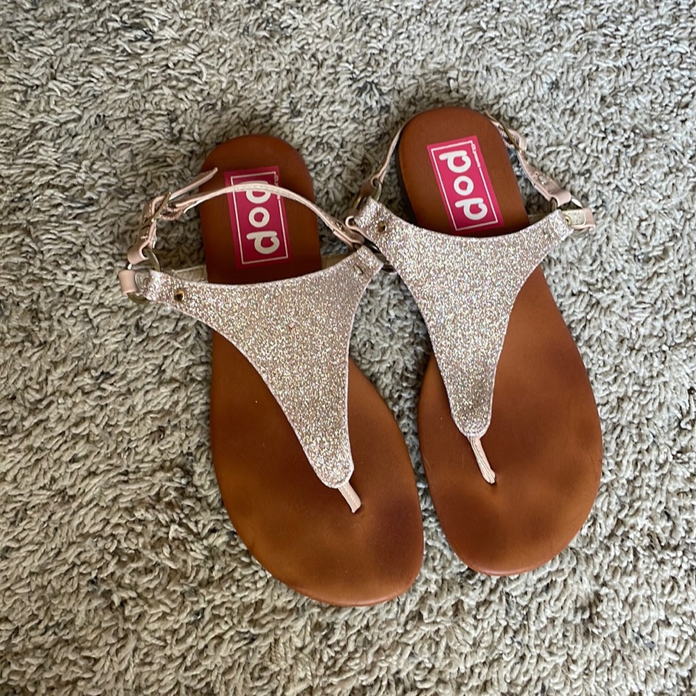 Girls pink sandals